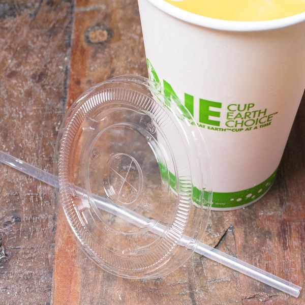 Karat Earth PLA Flat Lid for Eco-Friendly 12-22 oz Paper Cold Cup (90mm) - 1,000 pcs - Image 4