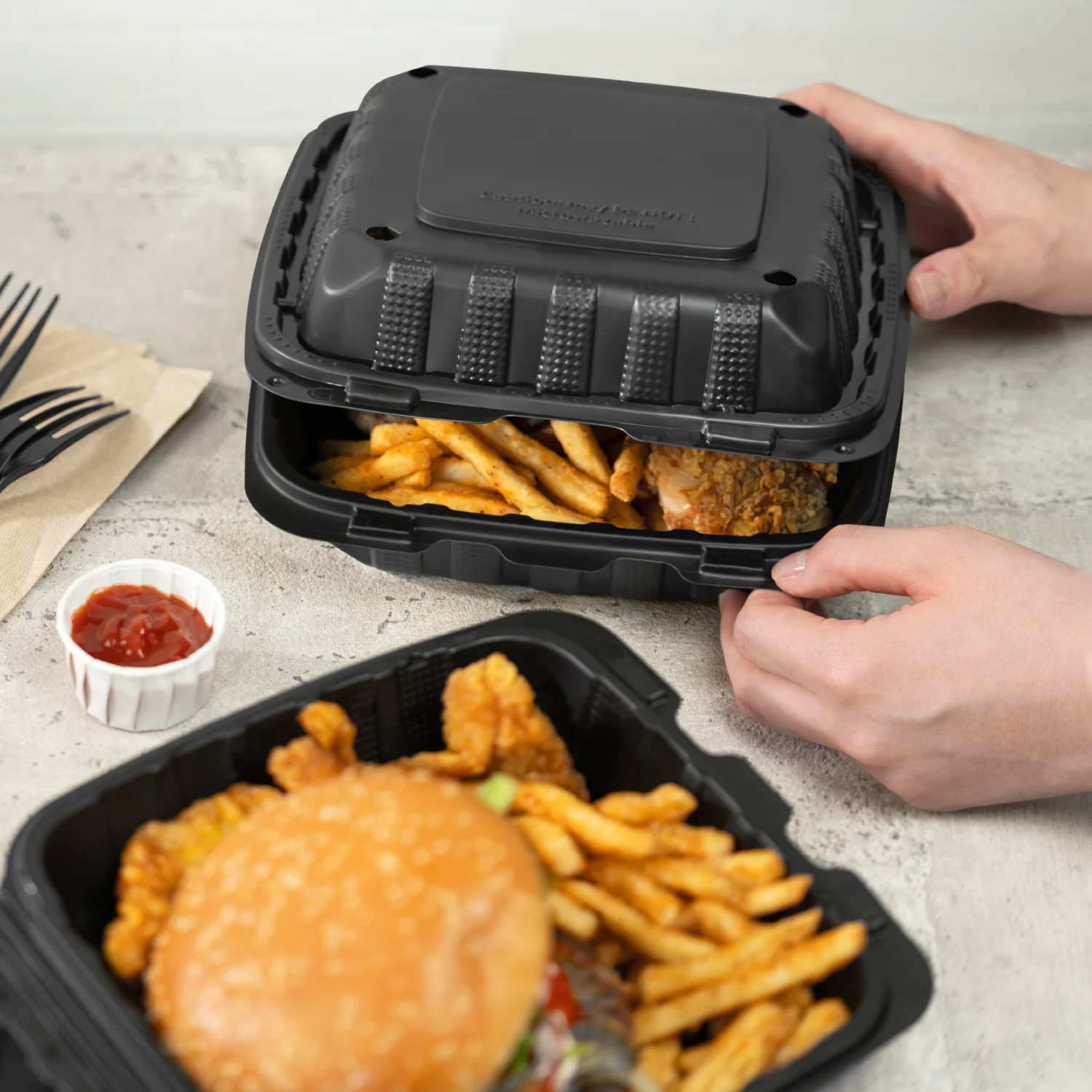 Karat Earth 8" x 8" Mineral Filled PP Hinged Container, Black - 200 pcs - Image 4