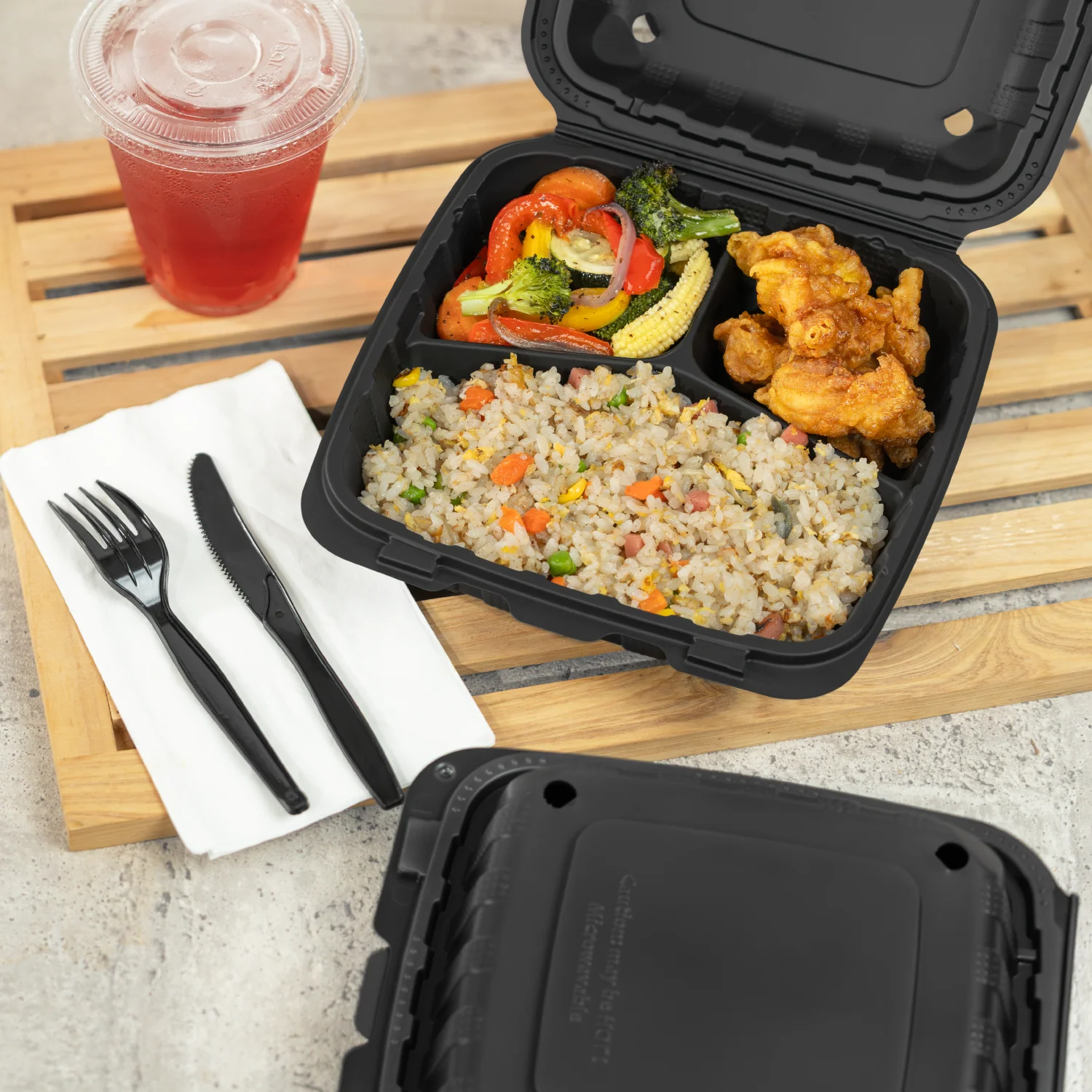Karat Earth 8" x 8" Mineral Filled PP Hinged Container, Black, 3 compartments - 200 pcs - Image 3