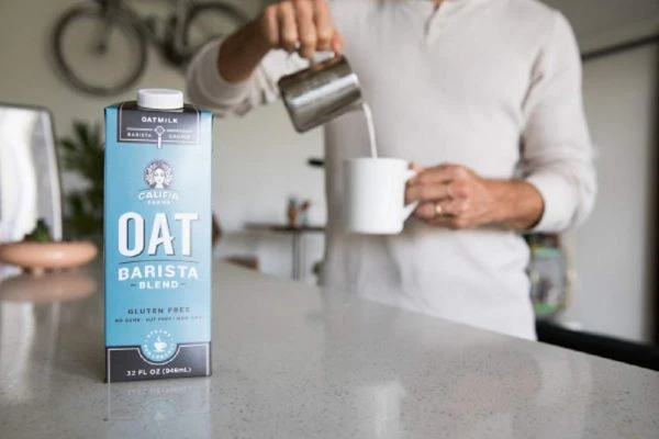 Califia Farms Oat Barista Blend - Carton (32oz) - Image 4