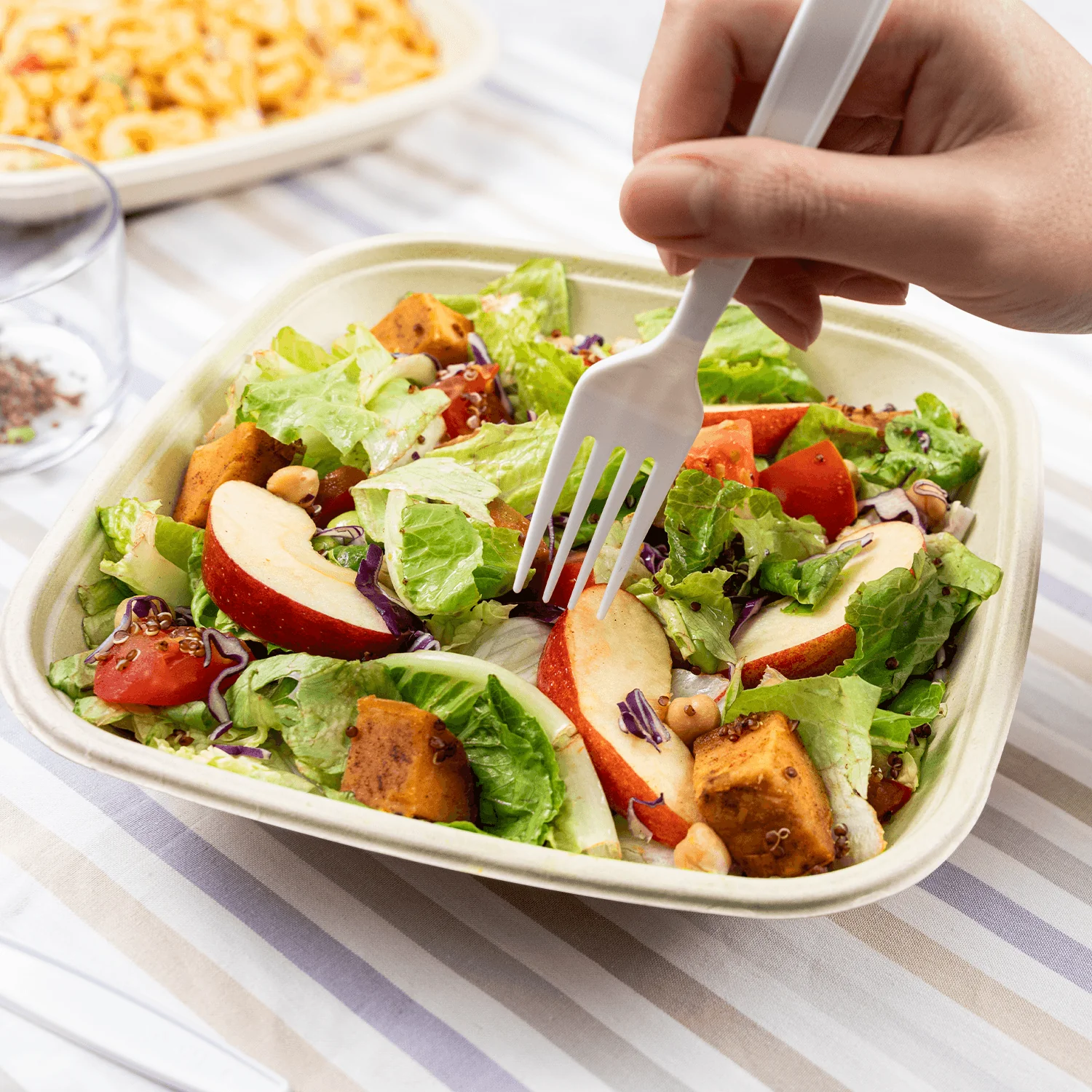 Karat Earth 32oz Molded Fiber Square Bowl, PFAS Free Containers, Natural - 300 pcs - Image 3