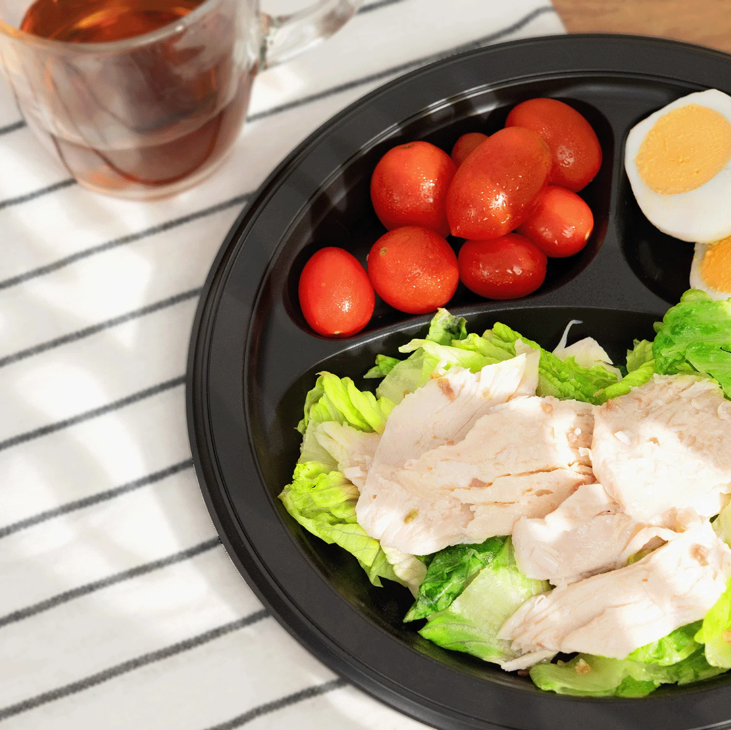 Karat Earth 3 Compartments, 9" Mineral Filled PP Round Plates, Black - 500 pcs - Image 3