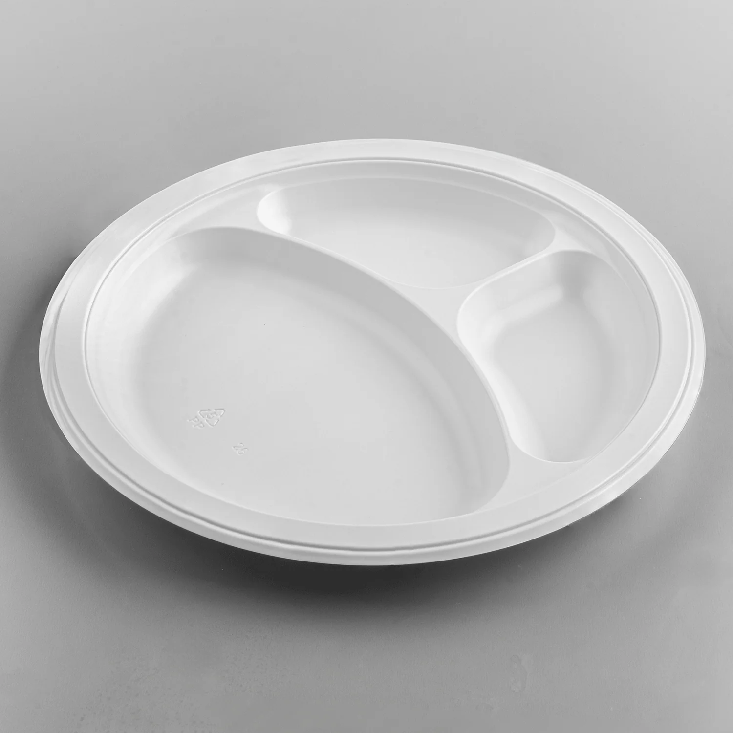 Karat Earth 3 Compartments, 9" Mineral Filled PP Round Plates, White - 500 pcs - Image 2