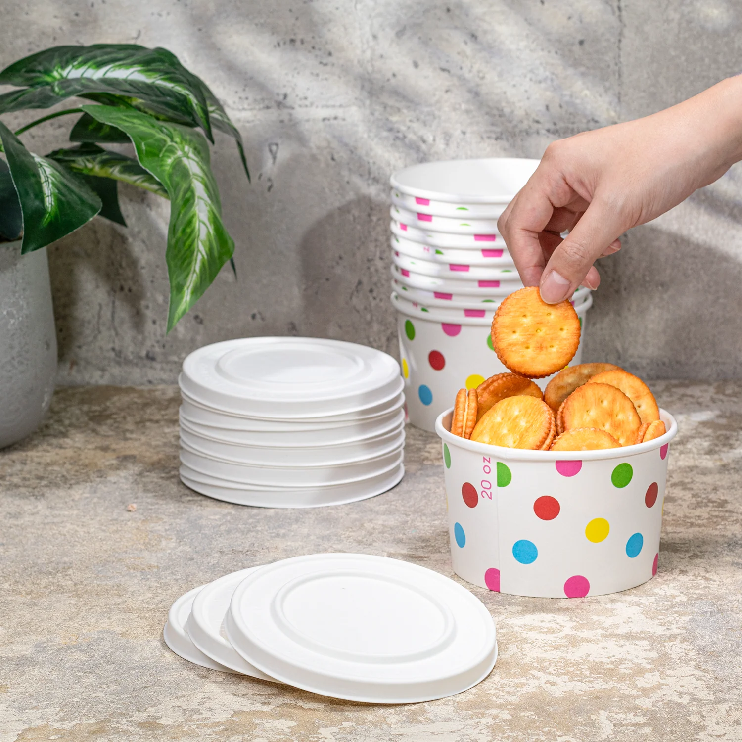 Karat Earth 127mm Compostable Fiber Paper Flat lid for 20 oz Paper Food Container - 600 pcs - Image 4