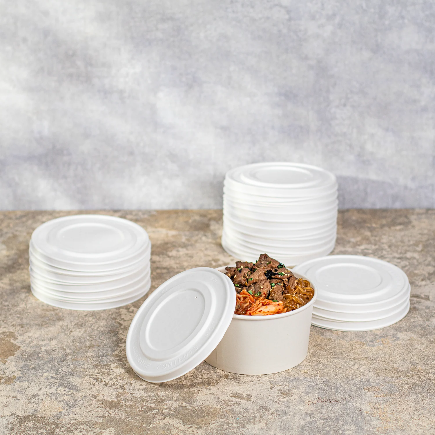 Karat Earth 142mm Compostable Fiber Paper Flat lid for 24-32 oz Paper Food Container - 600 pcs - Image 4