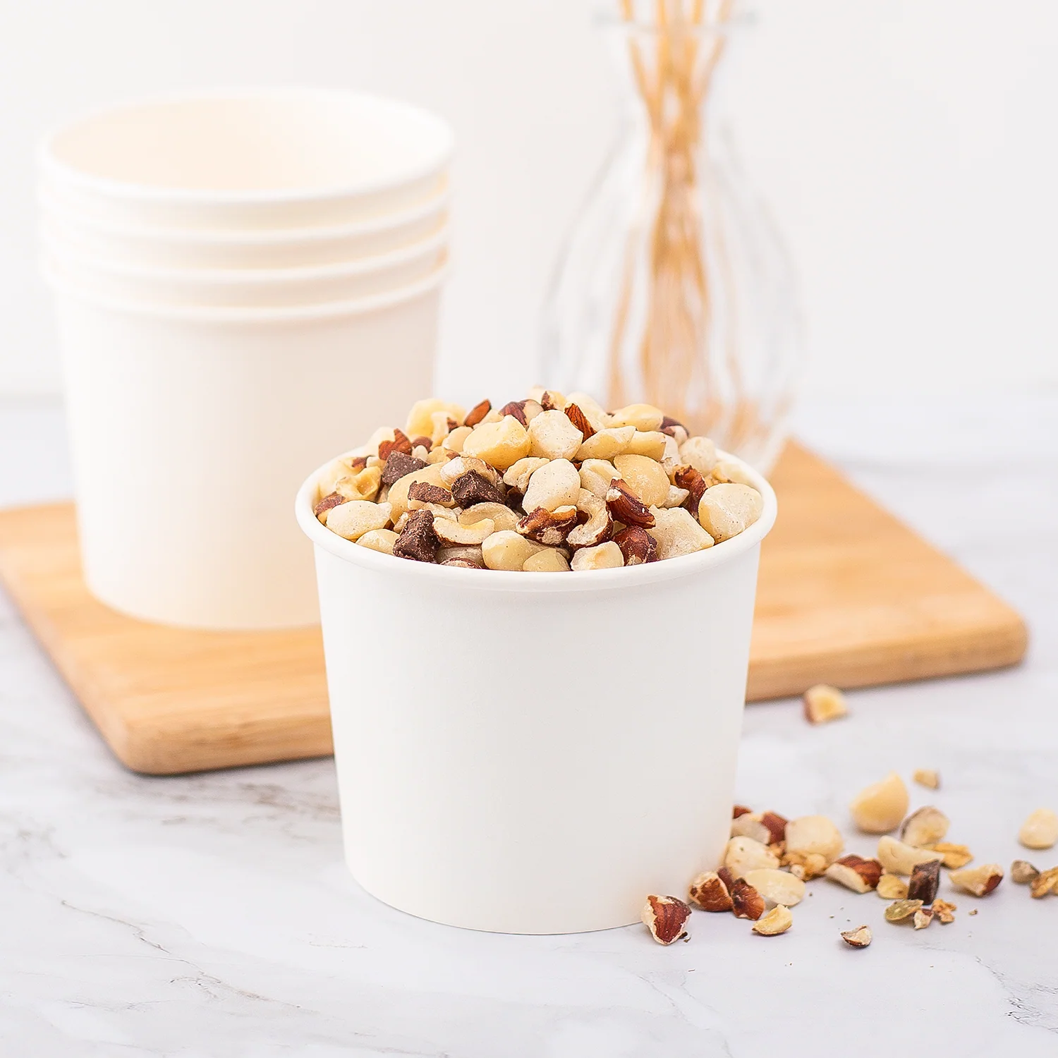Karat Earth Eco-Friendly 10oz Paper Cold/ Hot Food Container (90.8mm), White - 1,000 pcs - Image 3