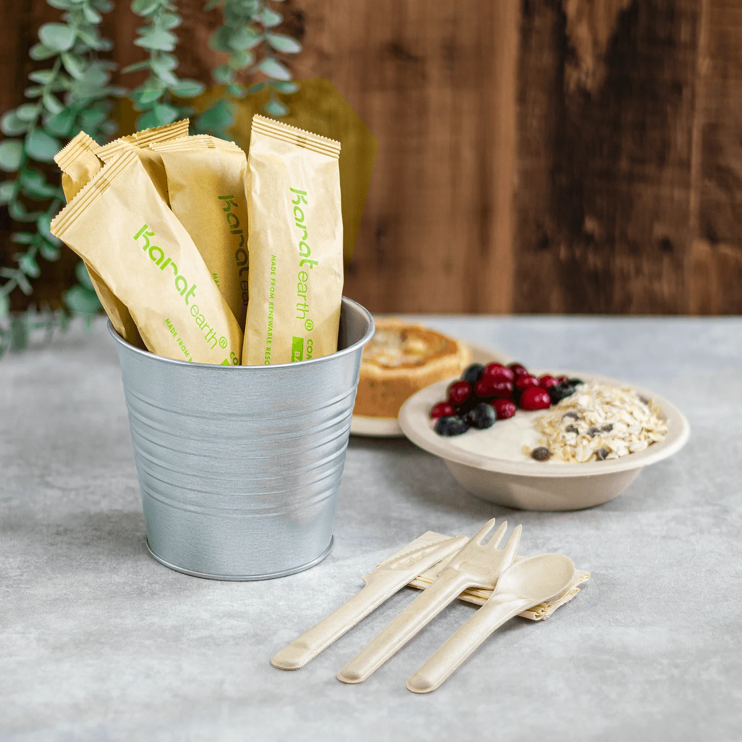 Karat Earth PFAS Free Bagasse Cutlery Kits (Knife, Fork, Soup Spoon, 2-ply Napkin), Paper Wrapped - 250 sets - Image 4