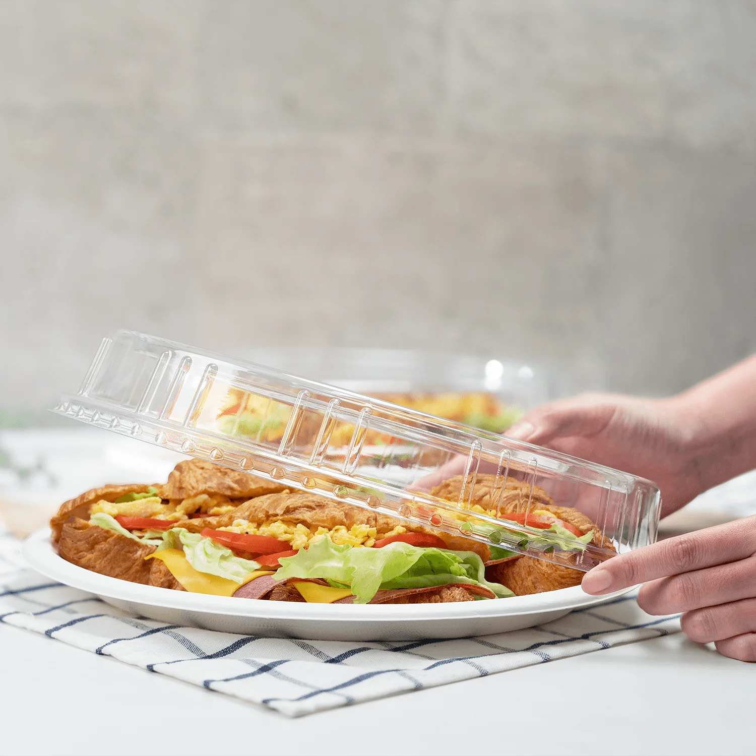[200 ct] 12.5" x 10" Disposable Dome Lids for Oval Molded Fiber Plates | PET - Image 3